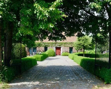 B&B De Hulst Изегем Екстериор снимка
